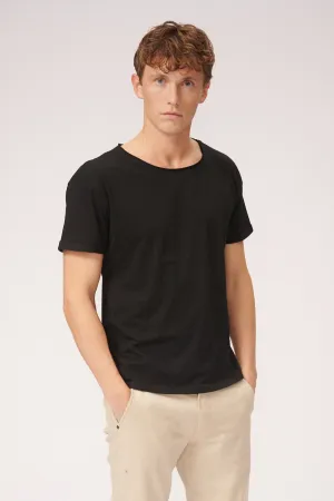 Deep Neck T-shirt - Black