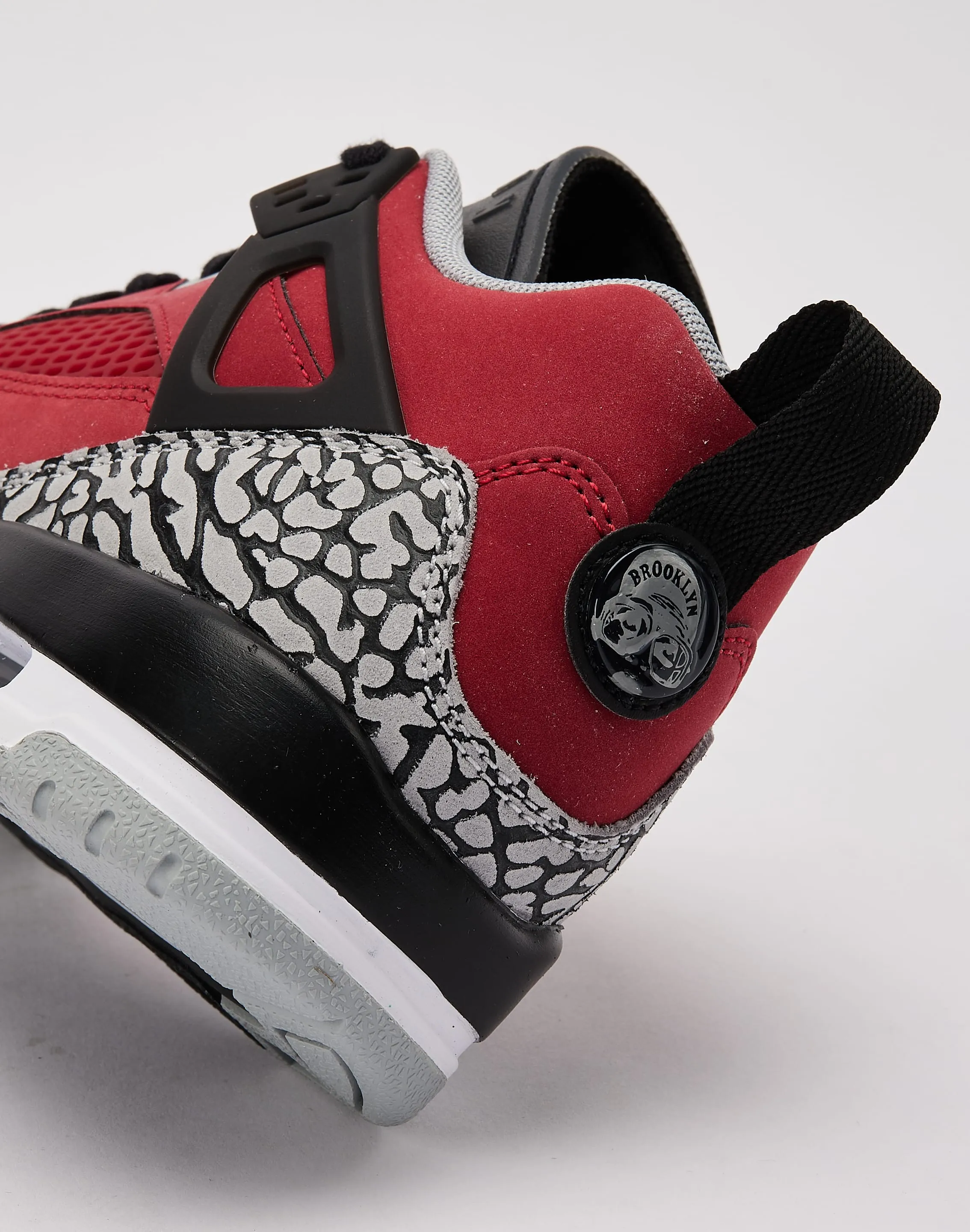 Jordan Spizike Low Grade-School