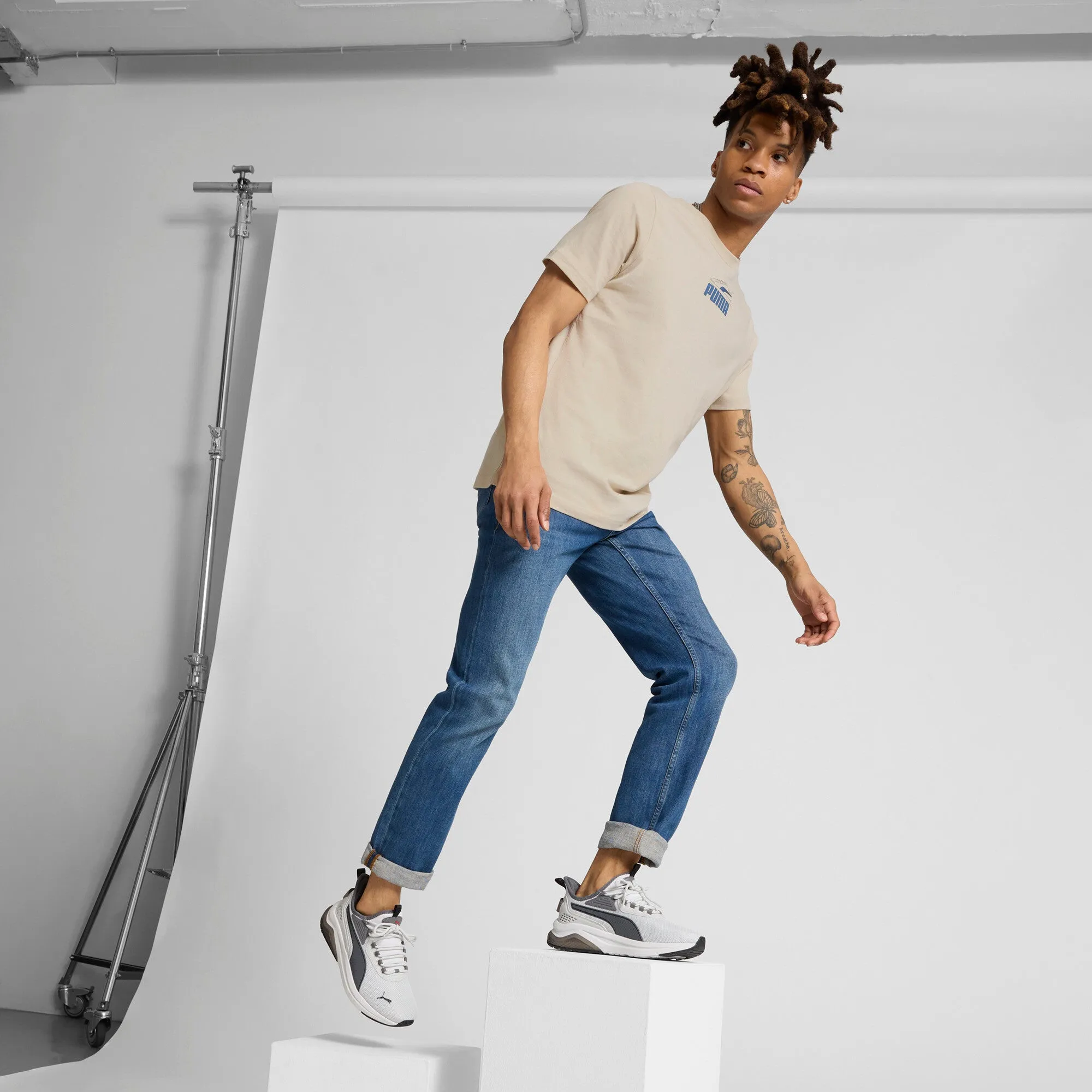 PUMA Men's GRAPHICS Shoe Tee